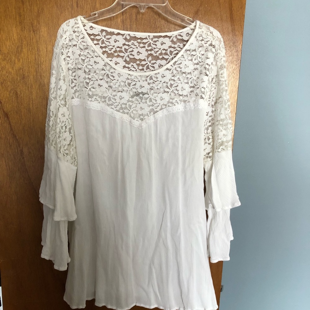 Lace 3/4 Bell Sleeve